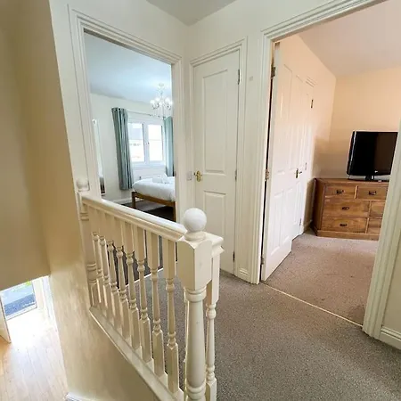 Апартаменты Semi-detached In Глазго
