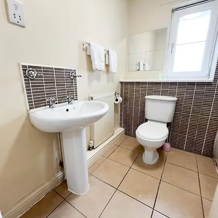 Semi-detached In * Глазго