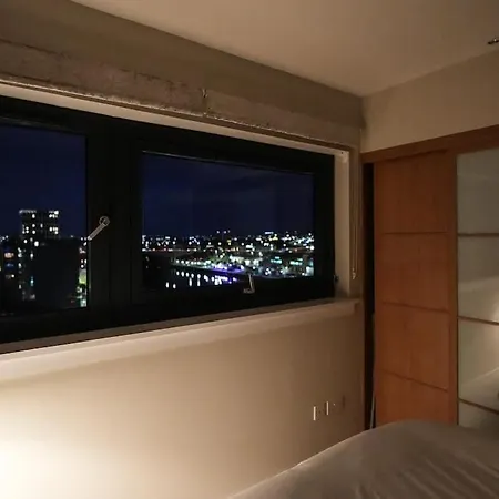 Апартаменты Riverside Penthouse With Bar