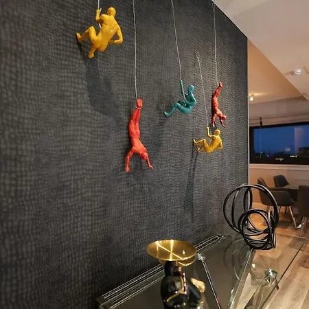 Riverside Penthouse With Bar Апартаменты *