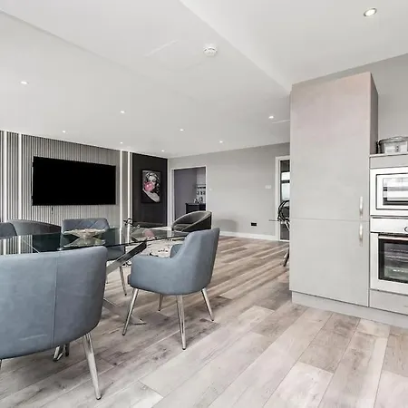 Апартаменты Riverside Penthouse With Bar Глазго