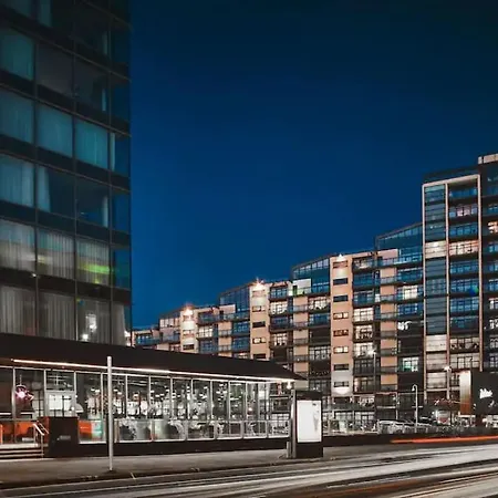 Апартаменты Riverside Penthouse With Bar *