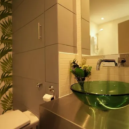 Riverside Penthouse With Bar Апартаменты *