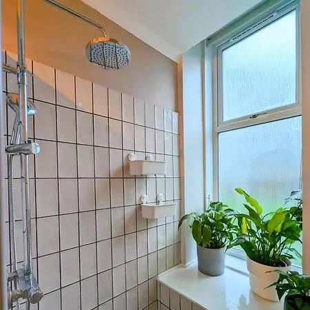 Victorian In Pollokshields Apartment Glasgow