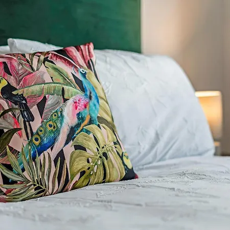 2bed East End Gem With Free Parking Glasgow