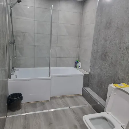 Daire Perfect Near Town Glasgow