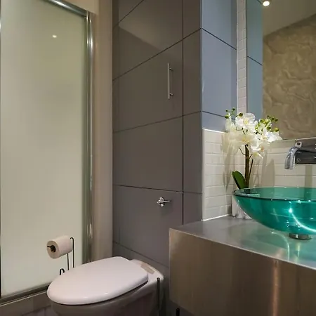 Luxurious Penthouse With Bar At Hydro & Secc Apartment *