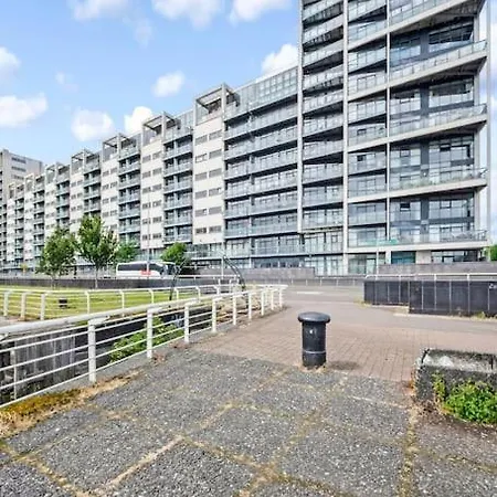 Luxurious Penthouse With Bar At Hydro & Secc *