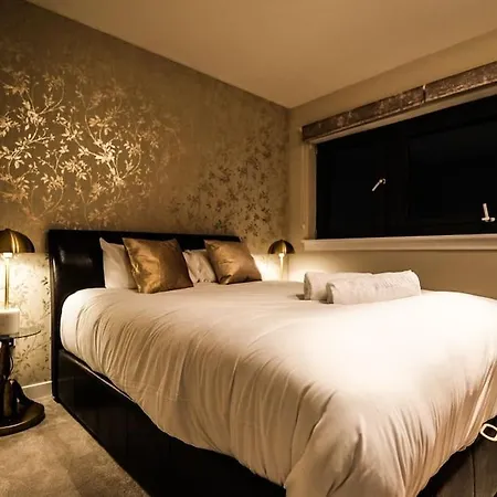 Luxurious Penthouse With Bar At Hydro & Secc غلاسغو