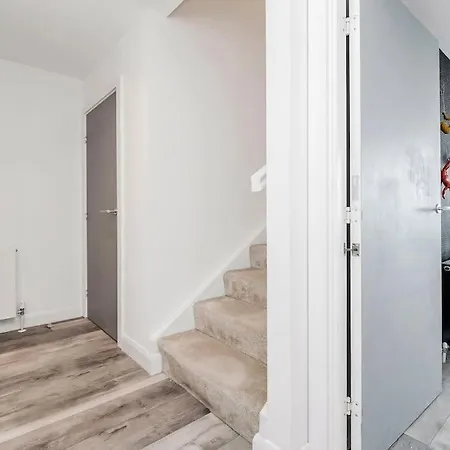 Luxurious Penthouse With Bar At Hydro & Secc * Glasgow