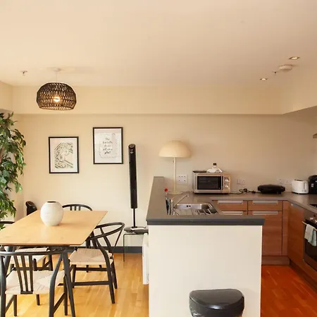 Beautiful Penthouse In Centre Location