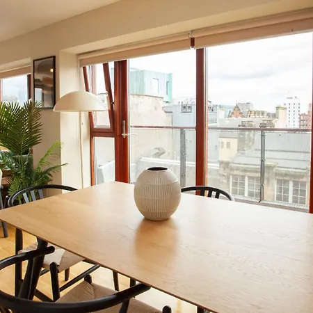 Beautiful Penthouse In Centre Location Ferienhaus *