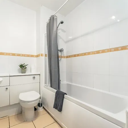 5 Bed Finnieston Skyhigh Duplex With Parking Apartman Glasgow