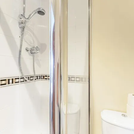 5 Bed Finnieston Skyhigh Duplex With Parking Apartman