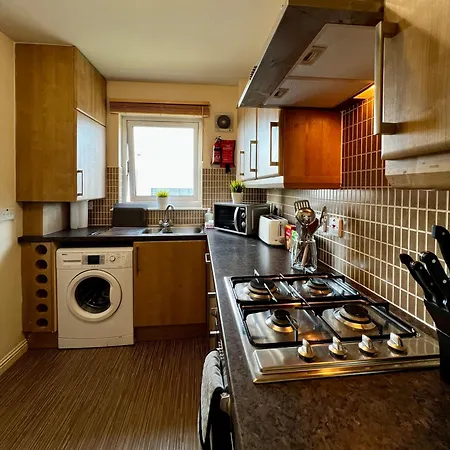 Stylish Modern Flat With Juliet Balcony & Parking * グラスゴー