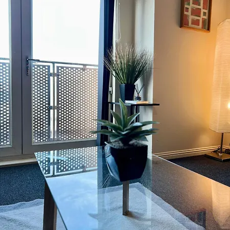 アパート Stylish Modern Flat With Juliet Balcony & Parking