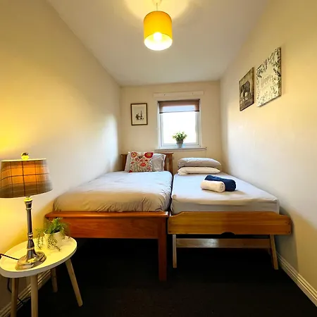 Stylish Modern Flat With Juliet Balcony & Parking Apartamento