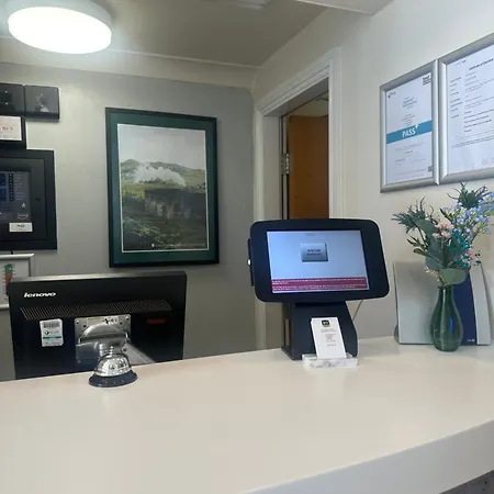 Go2 Glasgow - Free Parking And Pet Friendly 2* Cumbernauld