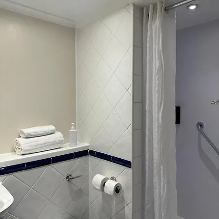 Otel Go2 Glasgow - Free Parking And Pet Friendly 2*