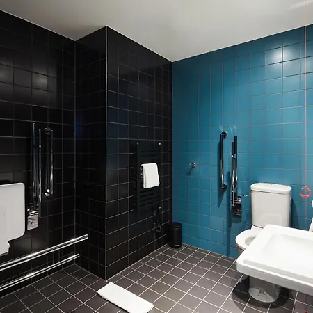 The Social Hub 4*