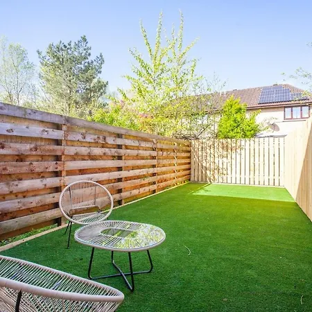 Stylish And Modern 2 Bed House * Glasgow