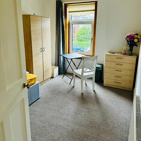 Single Bedroom With Basic Amenities Проживание в семье *