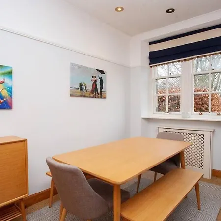 Stunning Southside Period House Glasgow