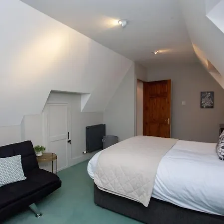 Stunning Southside Period House Glasgow