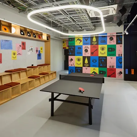 Отель The Social Hub 4*