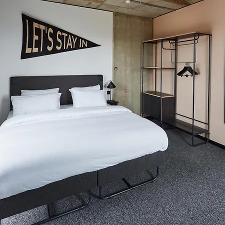 The Social Hub 4*