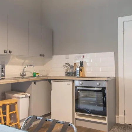 Cosy Palm West End - Pass The Keys *