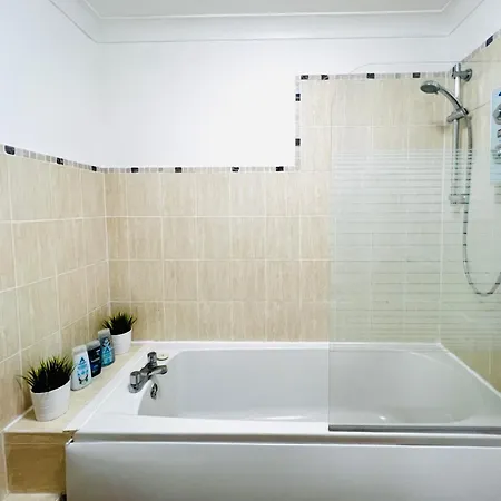 Cityview Retreat - 2-bed - Free Parking 公寓