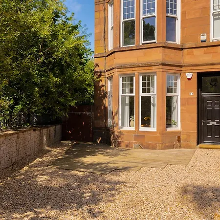 Woodford Street Apartment