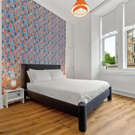 Woodford Street * Glasgow