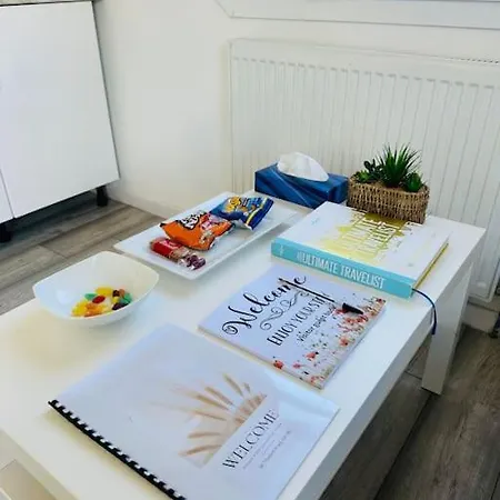 Entire Private 1 Bedroom - Guest In Apartman