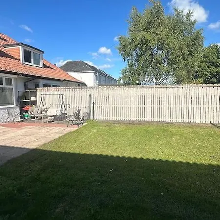Entire Private 1 Bedroom - Guest In Apartment Glasgow