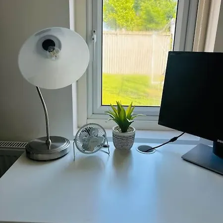 Apartment Entire Private 1 Bedroom - Guest In *