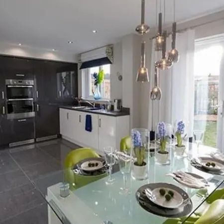 וילה Entire 4 Bed Perfect Family In גלאזגו