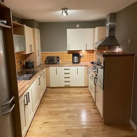 4 Bedroom Duplex Westend Apartment Glasgow