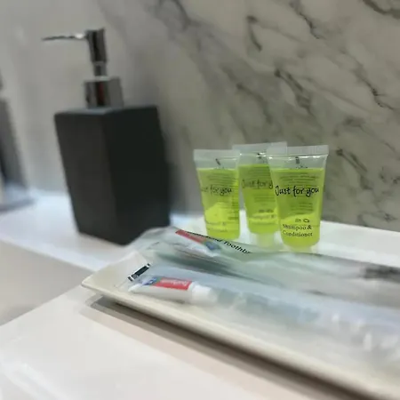 3 Bed - Sleeps 7 - Free Parking - Location Σπίτι διακοπών