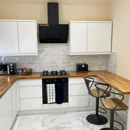 3 Bed - Sleeps 7 - Free Parking - Location * Glasgow