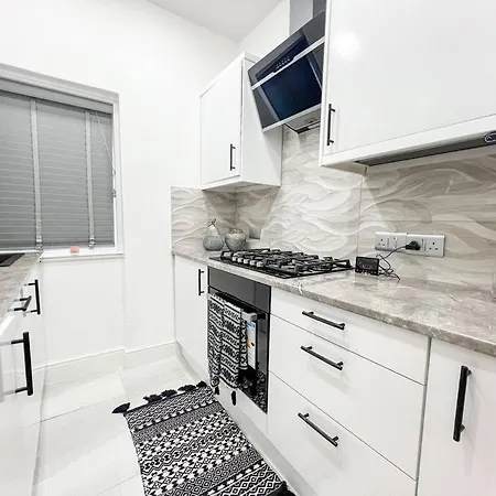 Vakantiehuis Haven Modern Oasis - Free Parking *