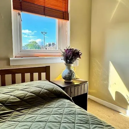 Apartment Two Bedroom Maisonette In The Heart Of The West End