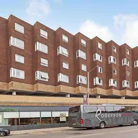 Two Bedroom Maisonette In The Heart Of The West End Глазго