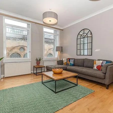 Bright And Duplex In Centre Glasgow