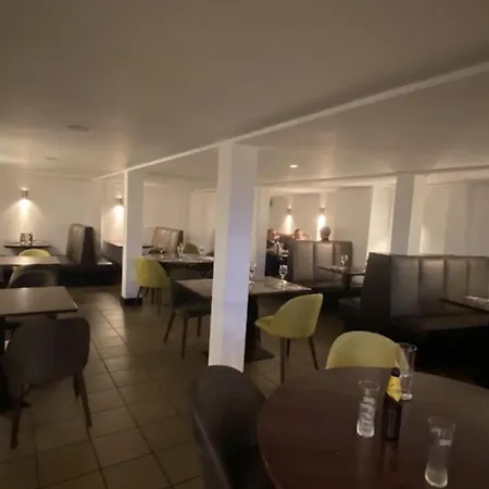 Luxurious Penthouse With Bar At Hydro & Secc