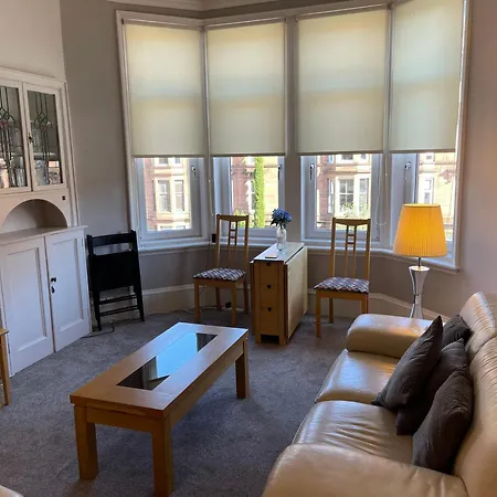 2 Bed West End Apartment *