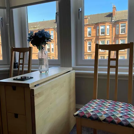 Apartment 2 Bed West End