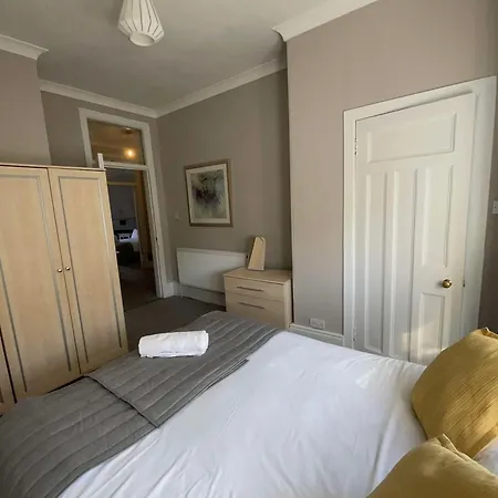 Apartment 2 Bed West End *