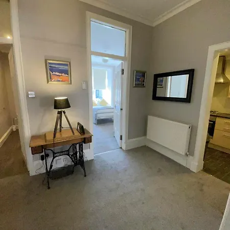 Apartment 2 Bed West End *